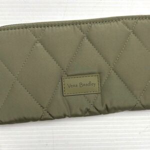 NWT Vera Bradley Green Quilted Tri-Fold Wallet